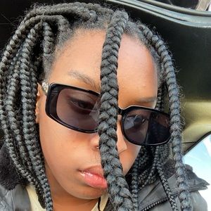 Meet your Posher, Ronia